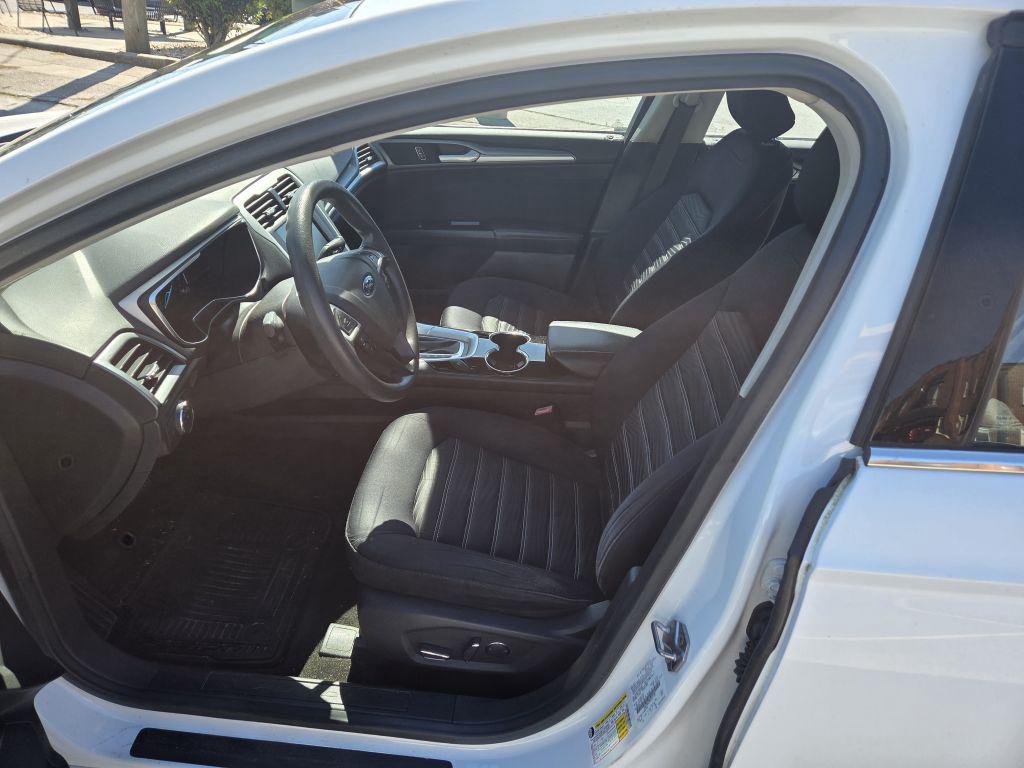2016 Ford Fusion SE - Photo 7