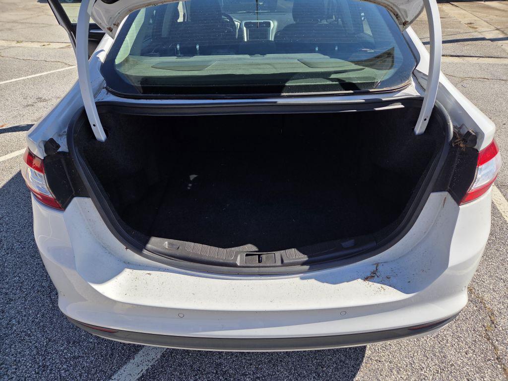 2016 Ford Fusion SE - Photo 9