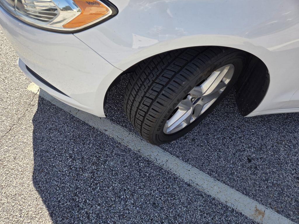 2016 Ford Fusion SE - Photo 11