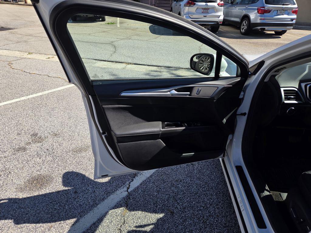 2016 Ford Fusion SE - Photo 10